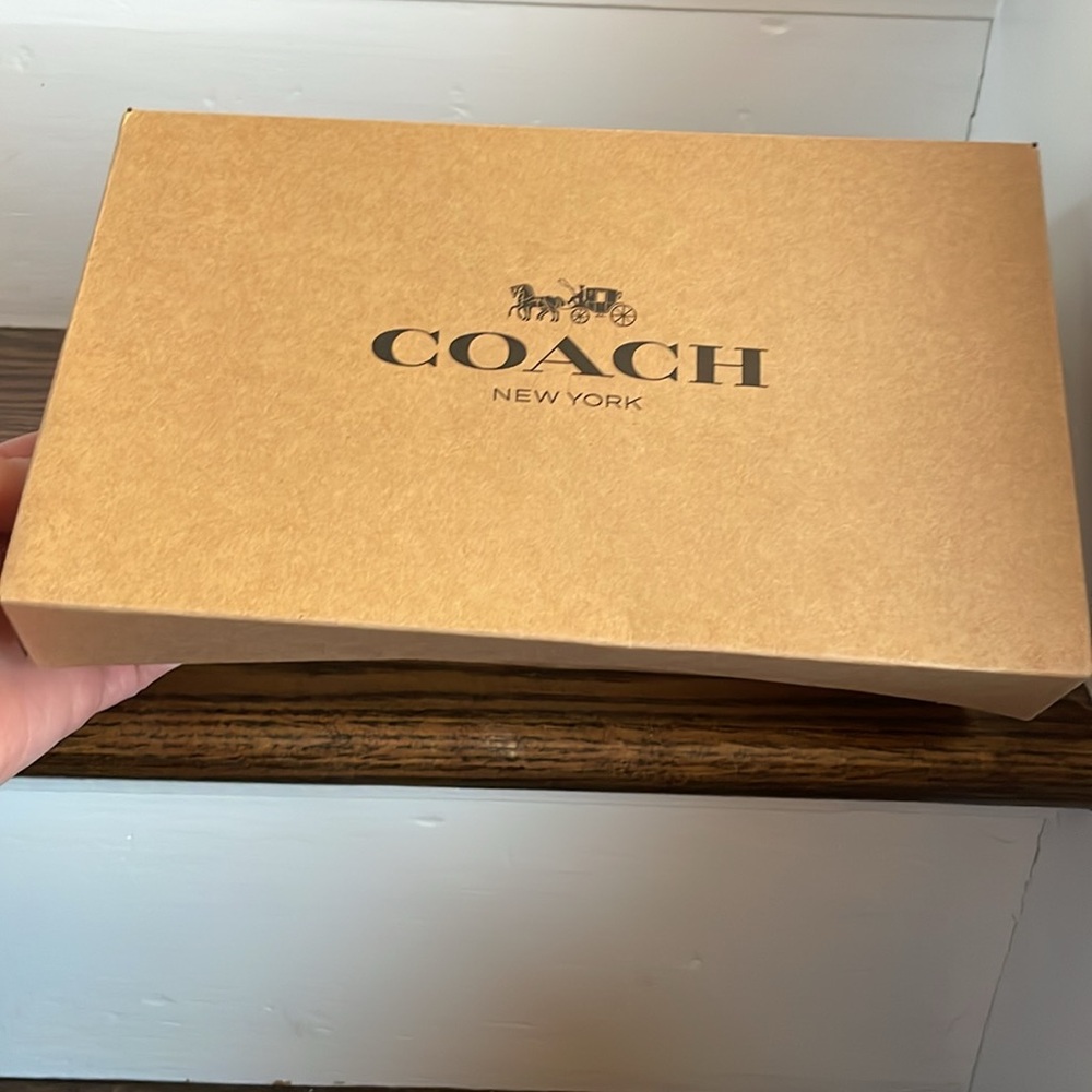 Coach signature large corner, zipper wristlet - Picture 5 of 8